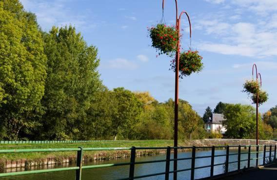 Camping Le Vallage Attigny Exteriér fotografie