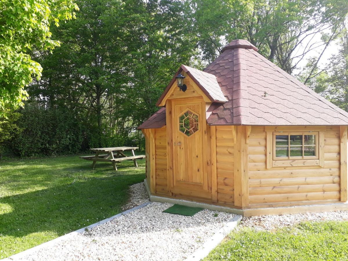 Camping Le Vallage Attigny Exteriér fotografie