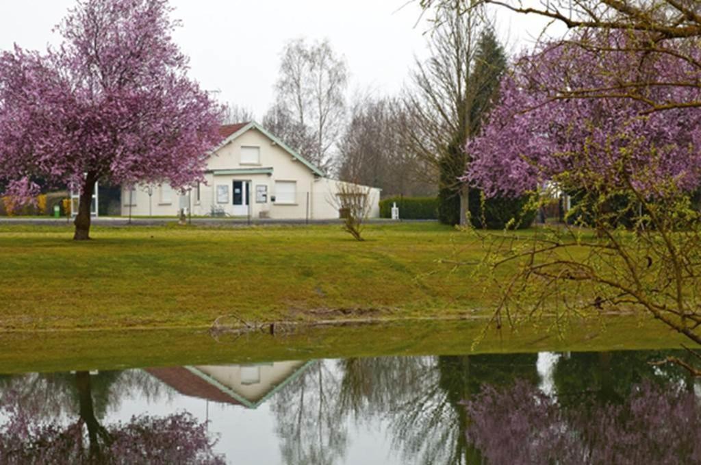 Camping Le Vallage Attigny Exteriér fotografie